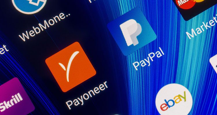מנסים לבחור בין Paypal או Payoneer