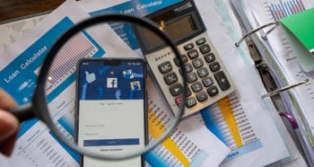 למה פייסבוק צריכה את פרטי החשבון שלכם?