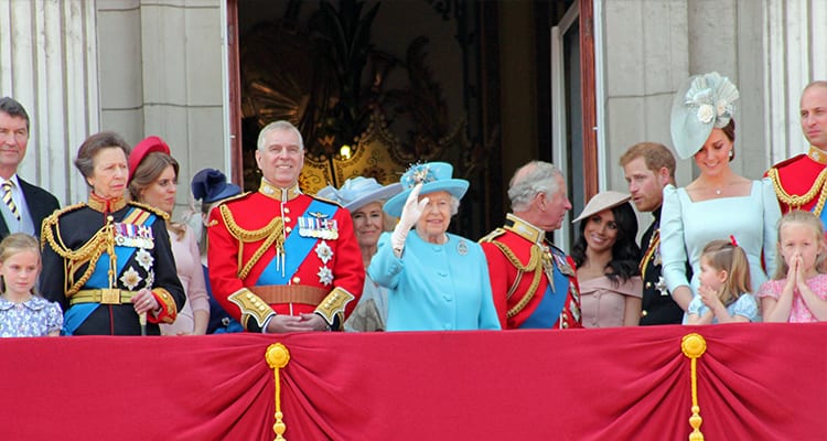כך נראתה משפחות המלוכה מאז 1950