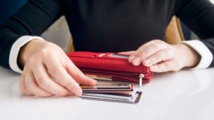 כרטיסי אשראי והתנהלות פיננסית