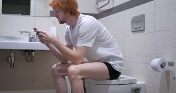 בוחרים ממטלות: גברים מתחבאים יותר בשירותים